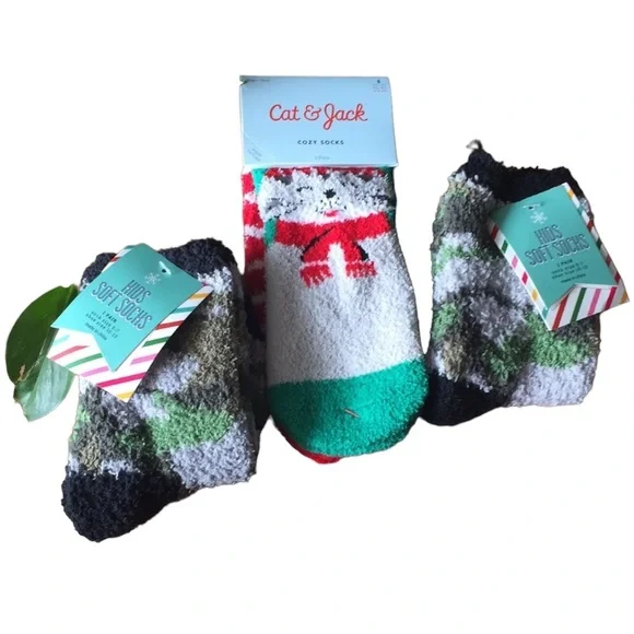 Cat & Jack Cozy Socks - Picture 1 of 7